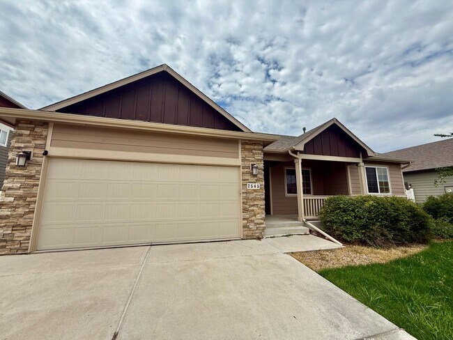 Building Photo - 7545 Back Stretch Dr