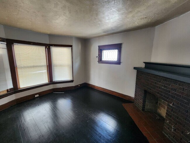 Building Photo - 1736-1738 Coit RD