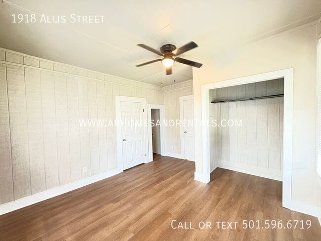 Building Photo - 1918 Allis St