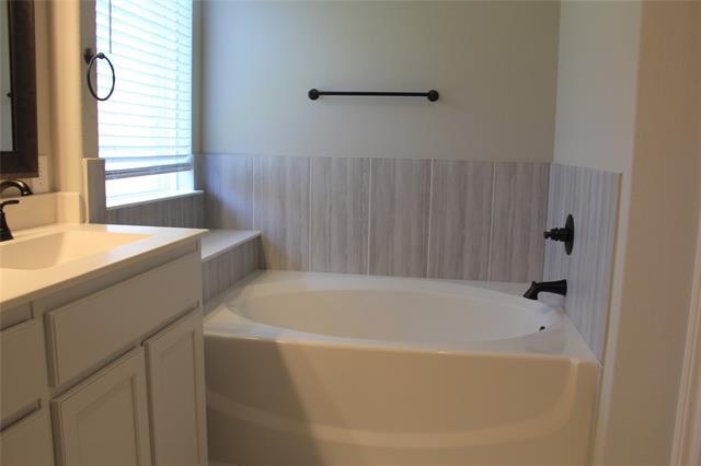 Building Photo - 1082 Mickelson Dr