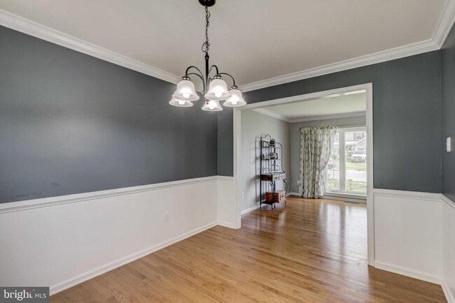 Building Photo - 583 Henderson Rd