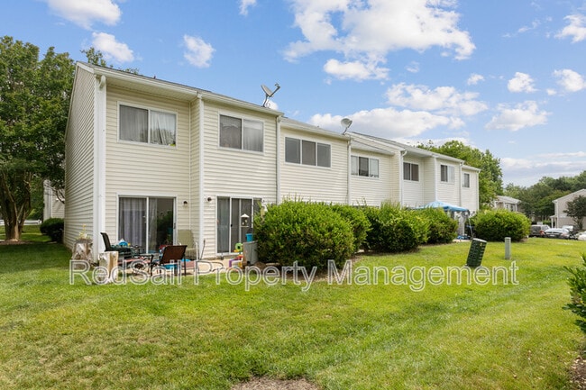 Building Photo - 3823 Staffordshire Ln