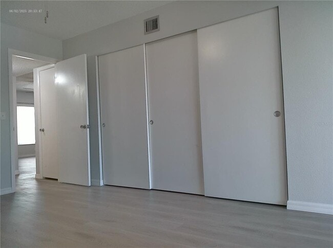 Building Photo - 2320 Brisbane St