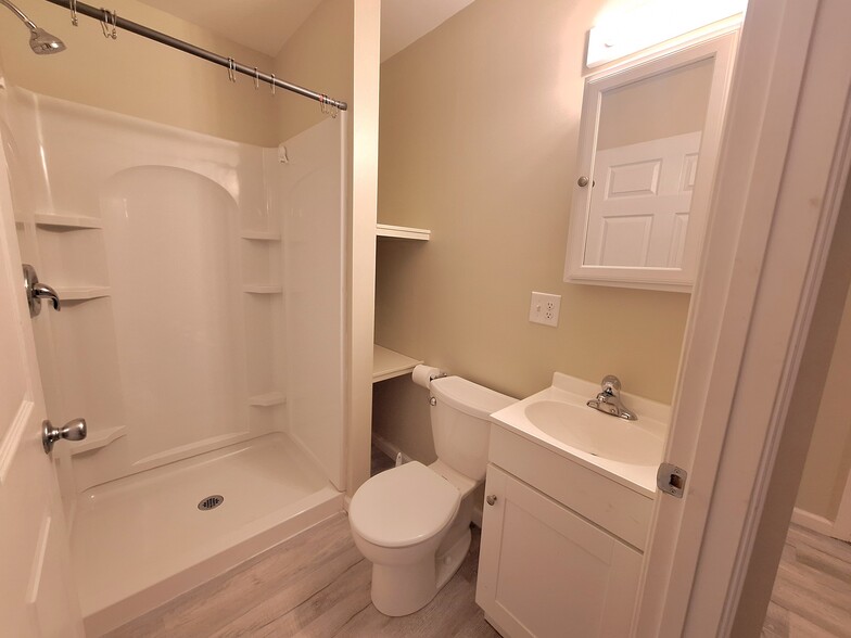 Bathroom 2 - 547 Ronceverte Ave