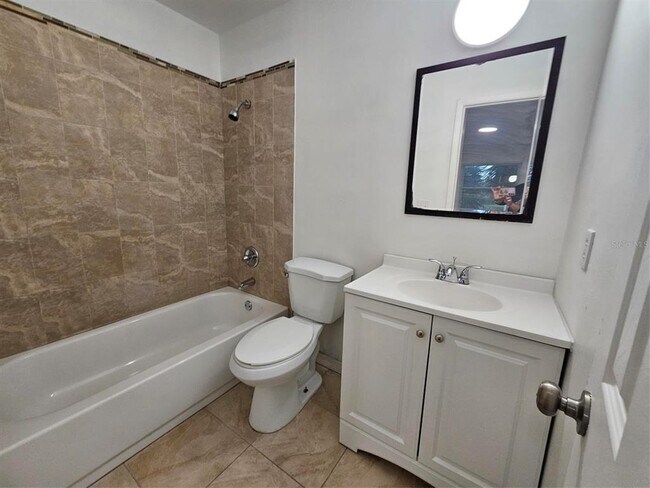 Building Photo - 2408 Barley Club Ct