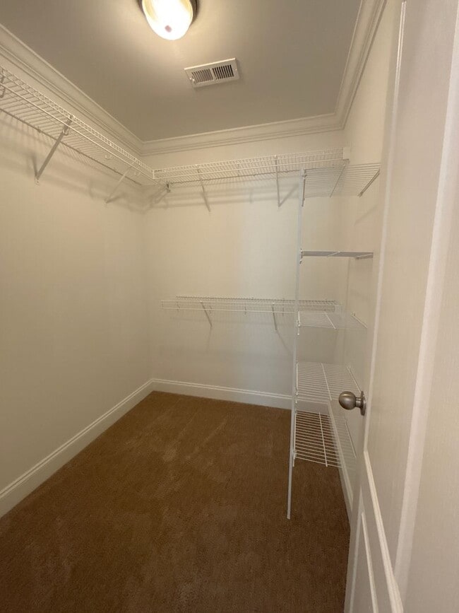 Building Photo - 4 Bedroom house in Brightwood area at a great price!