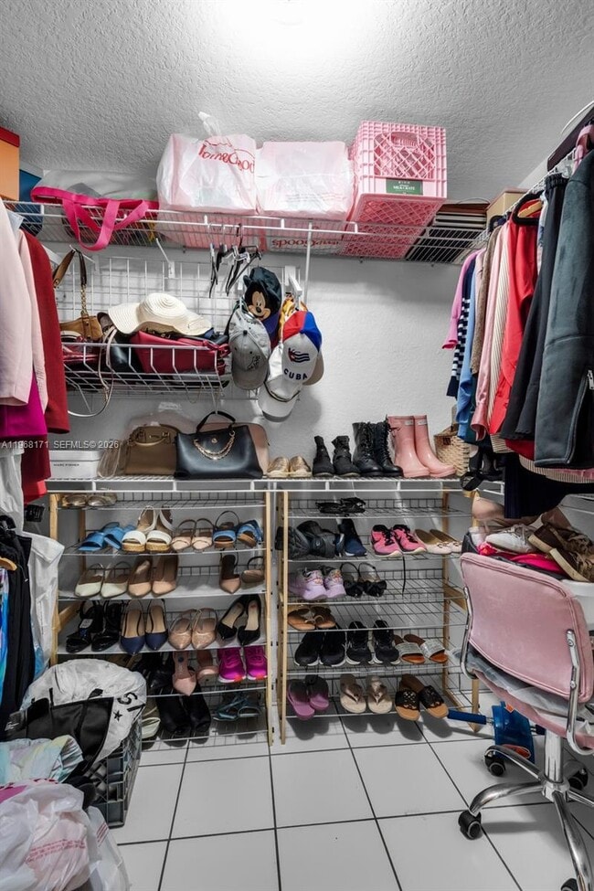 Building Photo - 7562 W 32nd Ct