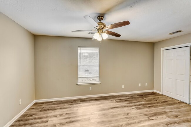 Building Photo - 19402 Garden Pool Ln