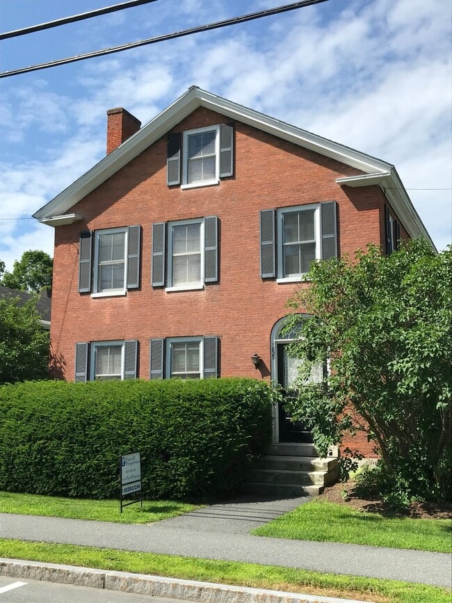 Building Photo - 44 School St