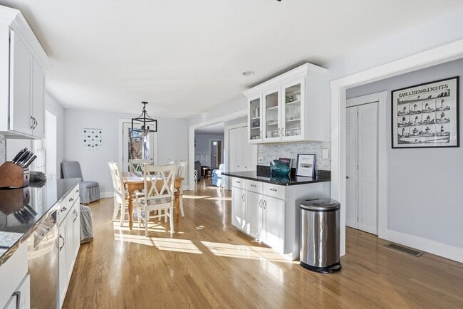 Building Photo - 578 Huckins Neck Rd