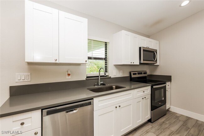 Building Photo - 524 Lone Star Ln