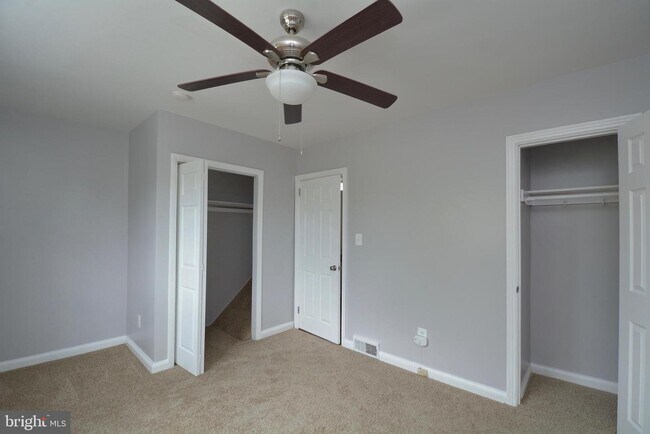 Building Photo - 115 33rd St NE