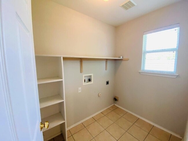 Building Photo - 207 Golden Gate Dr