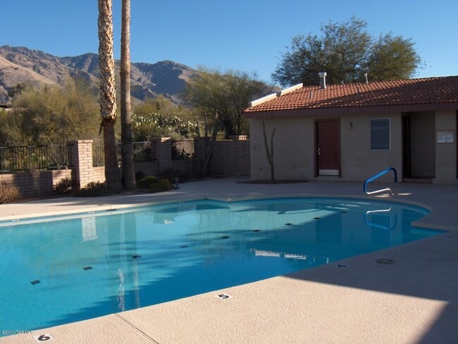 Building Photo - 5602 N Camino Del Sol