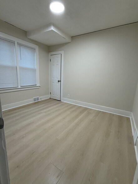 Building Photo - 5075 Somerset Ave