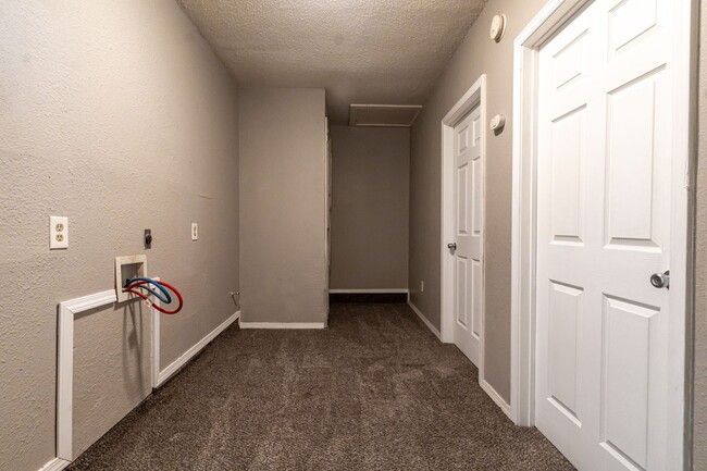Building Photo - Rent to Own in Midwest City!