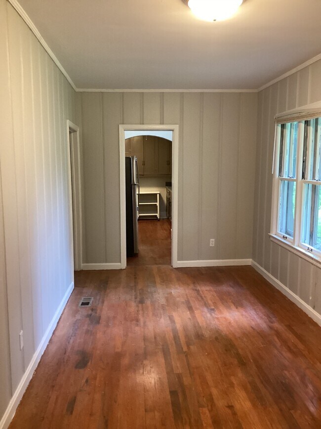 Building Photo - 2404 Whitesburg Dr