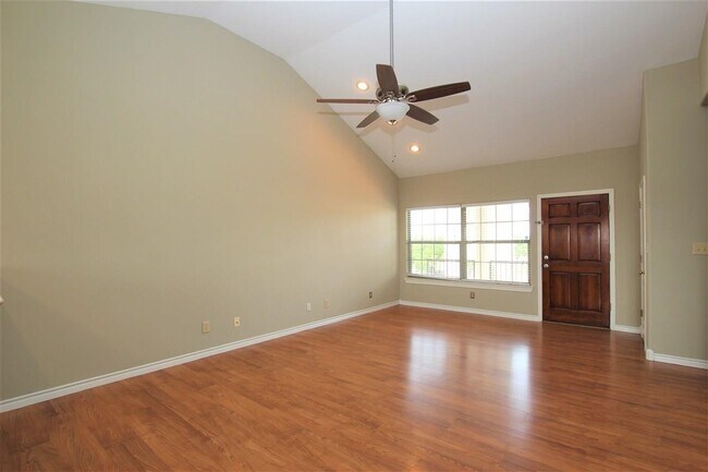 Building Photo - 9811 Sterling Loop