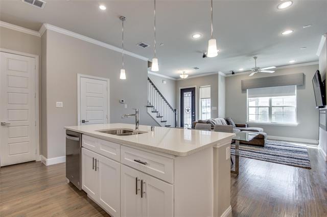 Building Photo - 2821 Lindale Dr