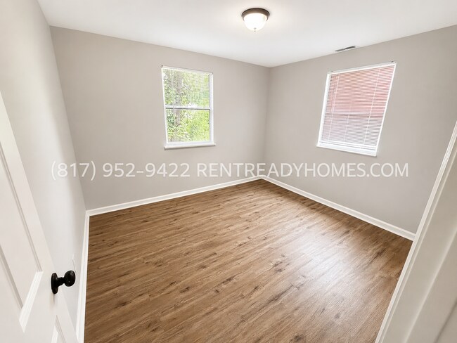 Building Photo - 1420 Rayfield Dr
