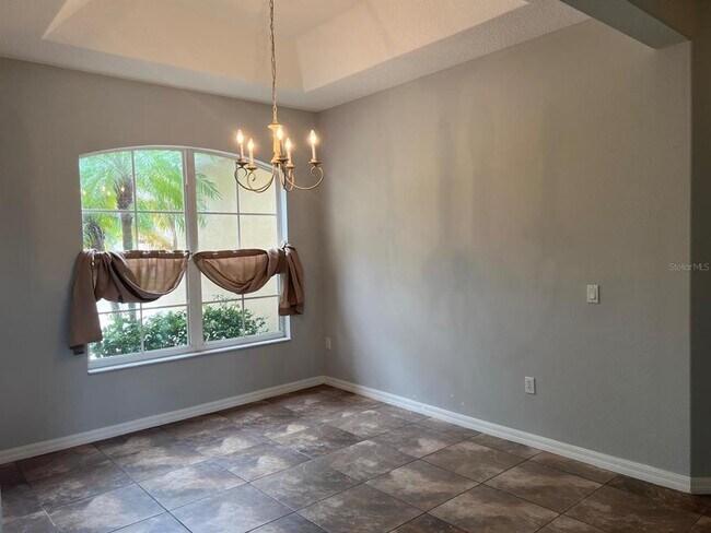 Building Photo - 3535 Somerset Cir