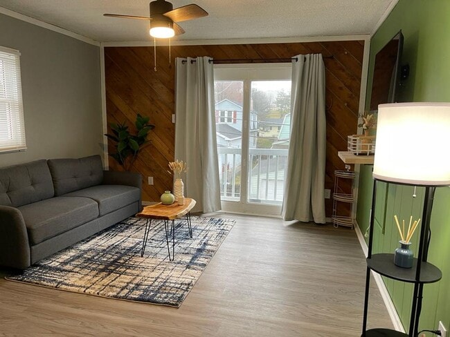 Primary Photo - 127 Clearfield St