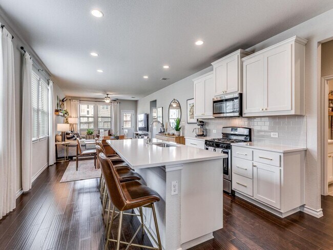 Building Photo - 281 Satsuma Dr