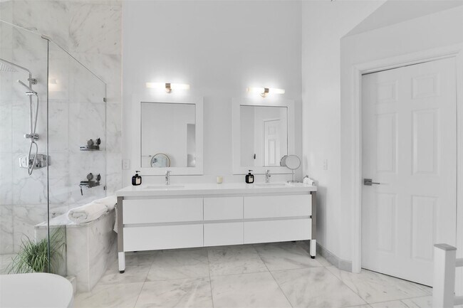 Building Photo - 1035 Boca Cove Ln