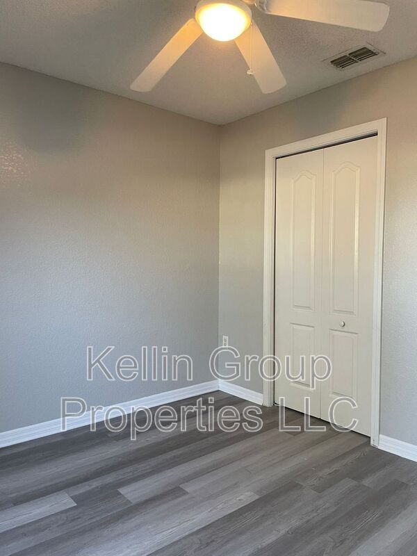 Building Photo - 1145 View Pointe Cir