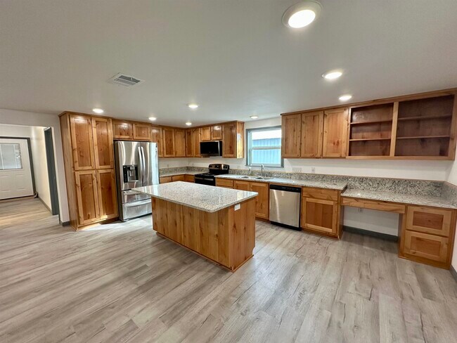 Building Photo - 3410 Cactus