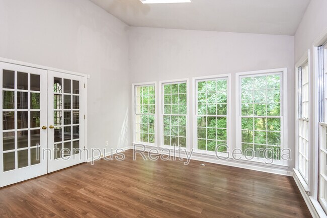 Building Photo - 330 Banyon Brook Point