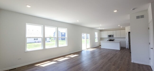 Building Photo - 8487 Redmond St