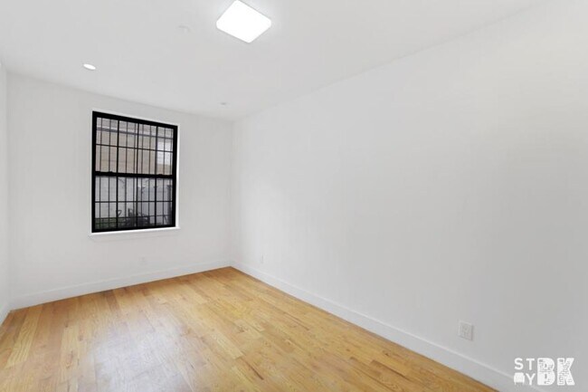 Building Photo - 4 bedroom in BROOKLYN NY 11238
