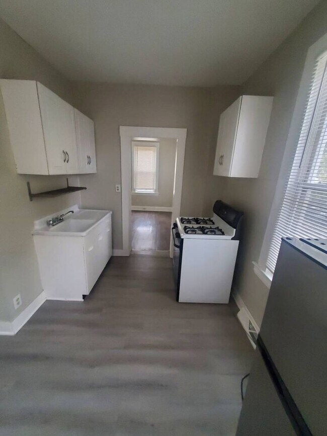 Building Photo - 4239-4241 W 24th St