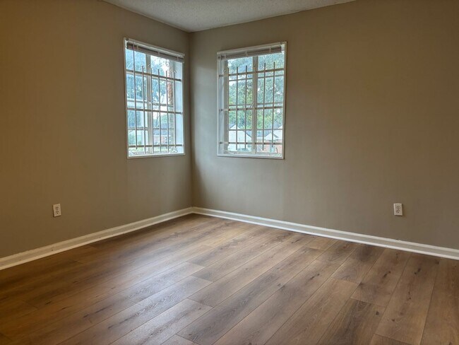 Building Photo - 1802 Edmondson Ave