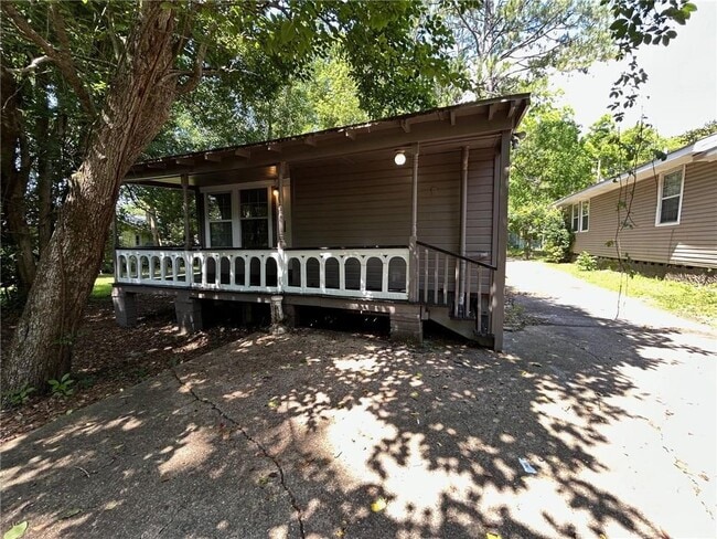 Building Photo - 134 N Carlen St