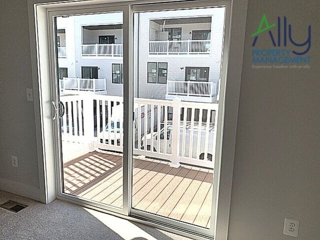 Building Photo - 822 Wesley Ln