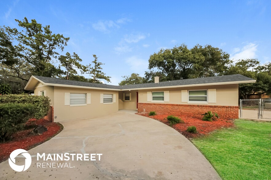 Building Photo - 3423 Silverwood Dr