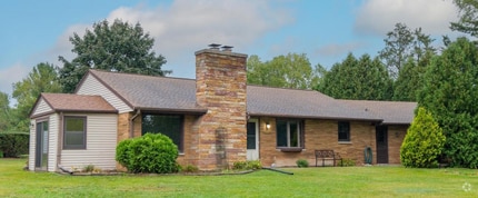 Building Photo - 5331 S La Salle Dr