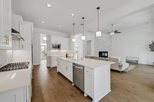 Building Photo - 905 Crestone Stream Dr