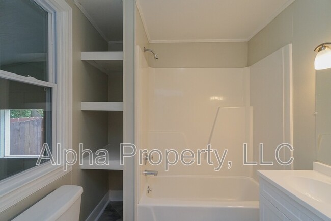 Building Photo - 107 Briarwood Rd