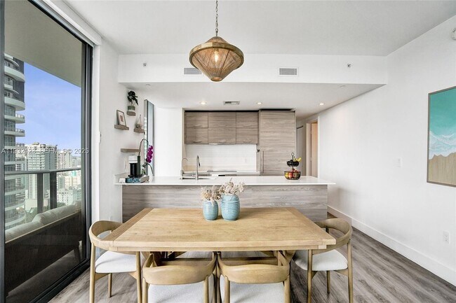 Building Photo - 1300 S Miami Ave