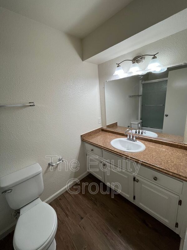 Building Photo - 3930 W Meadow Ave