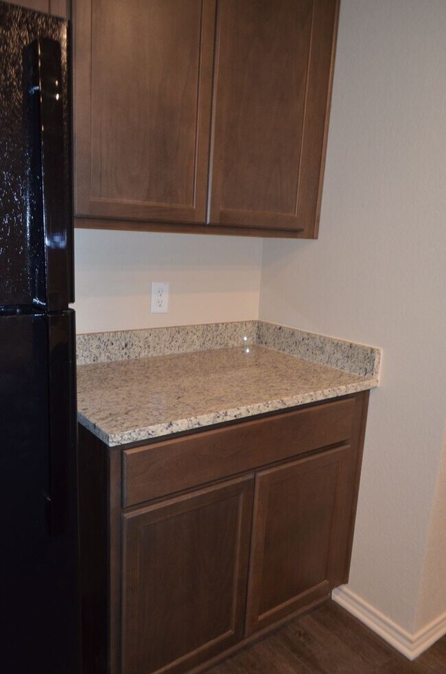 Building Photo - 1701 Castroville Trl