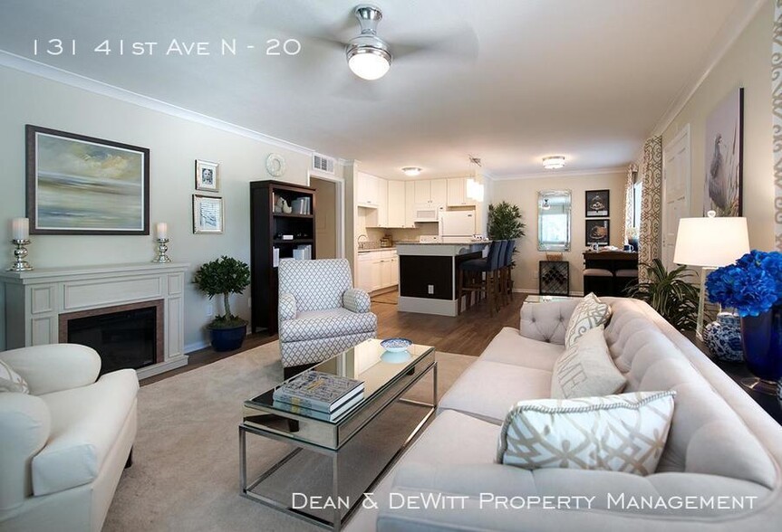 Building Photo - 2 Bed/2 Bath - Unit 31