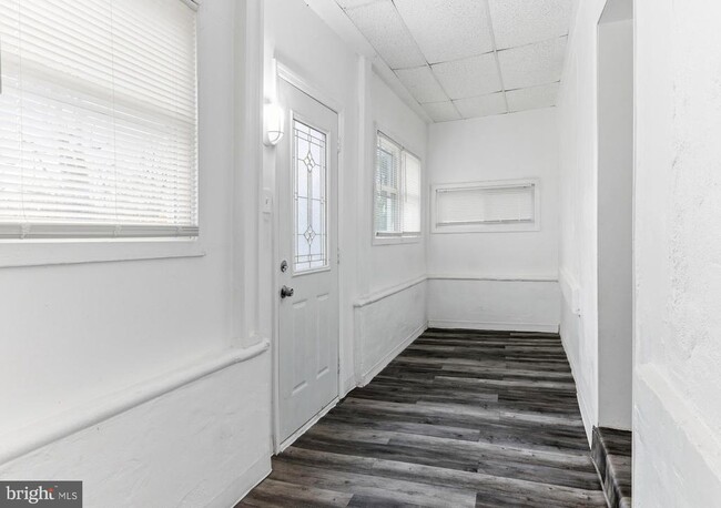 Building Photo - 107 River Rd Dr