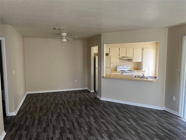 Building Photo - 7266 Pond Cir
