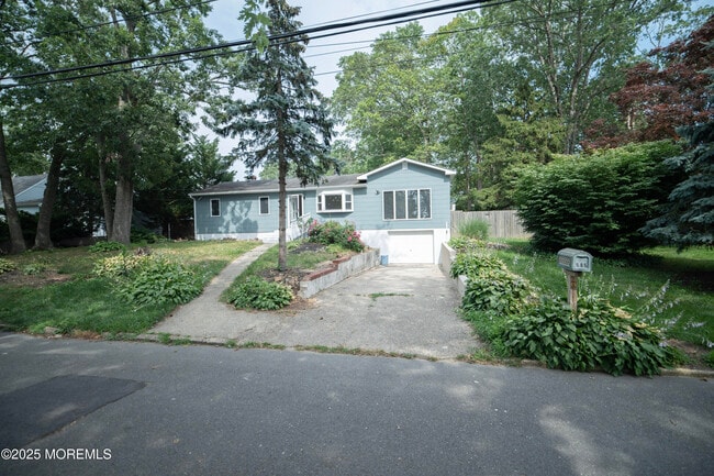 Primary Photo - 585 Shady Ln