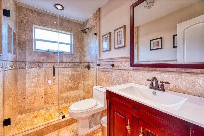 Building Photo - 5826 SW 17th St