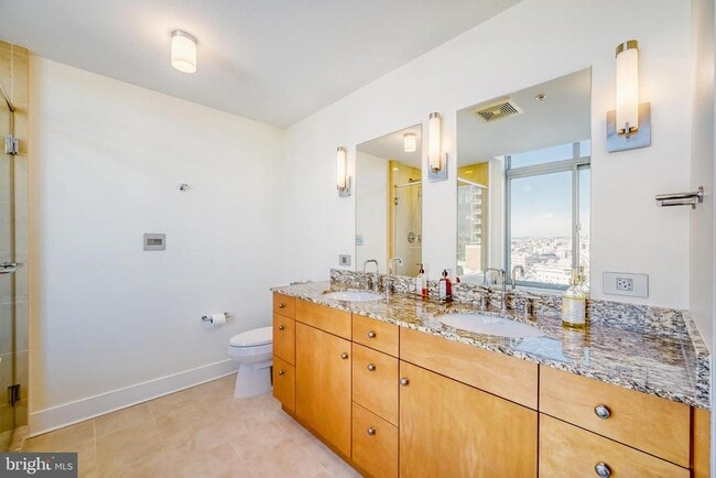 Building Photo - 675 S President St